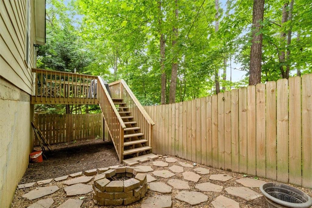138 HOOD PARK Drive