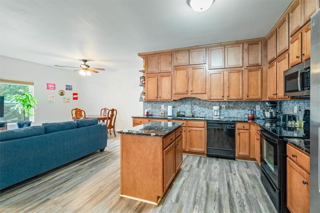 138 HOOD PARK Drive