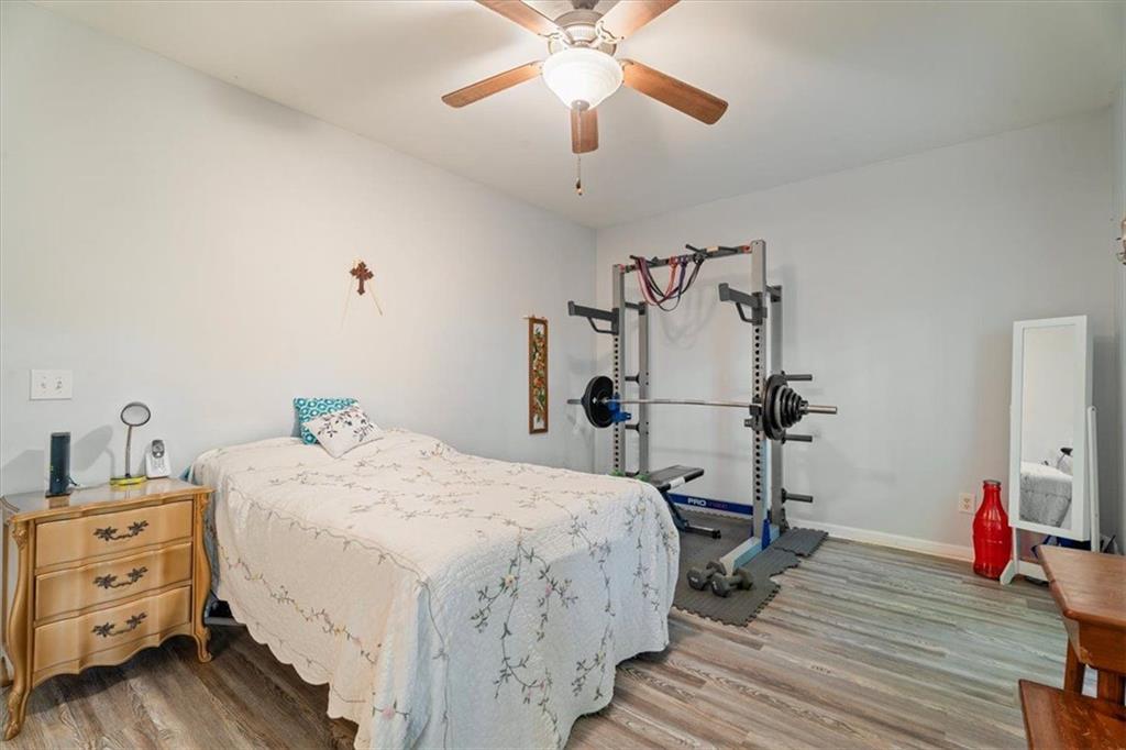 138 HOOD PARK Drive
