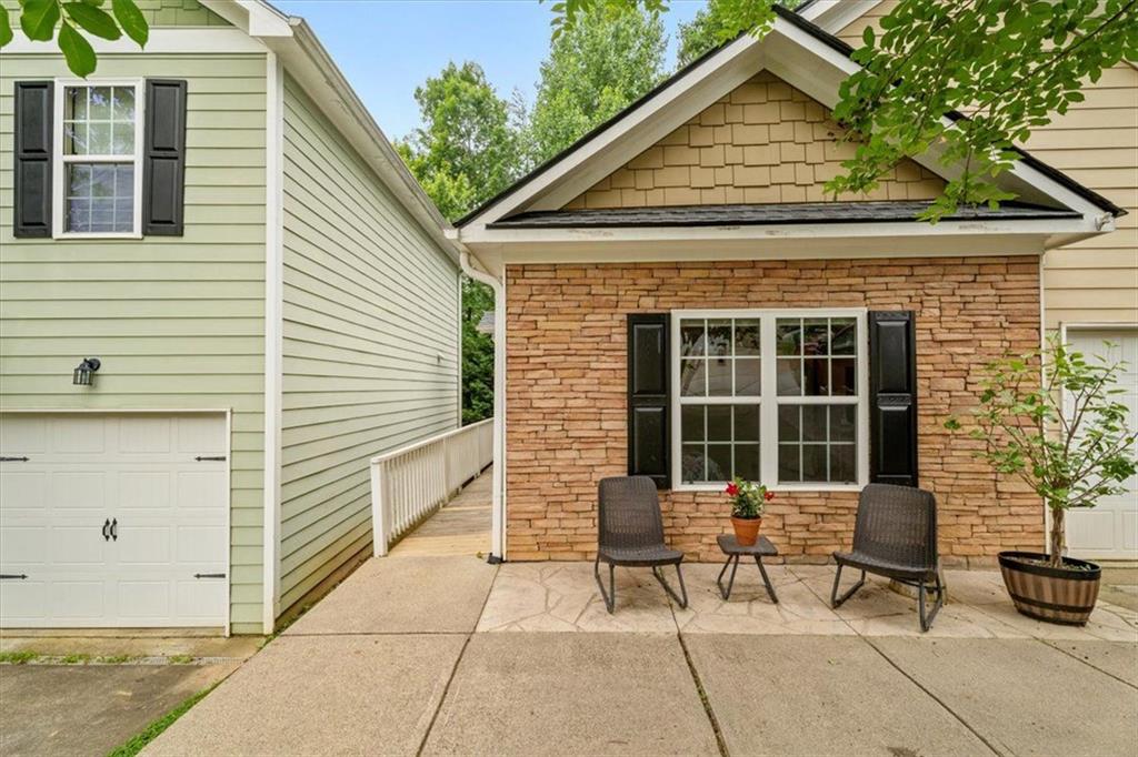 138 HOOD PARK Drive
