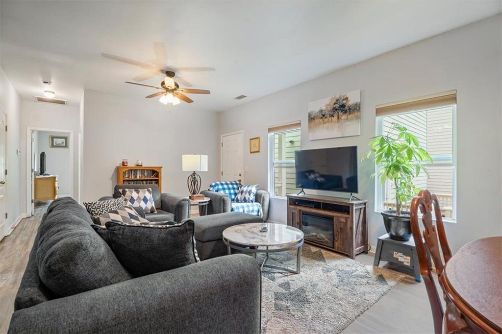 138 HOOD PARK Drive
