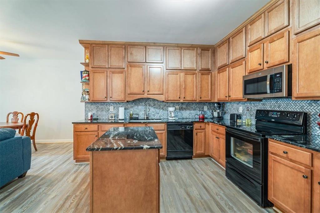 138 HOOD PARK Drive