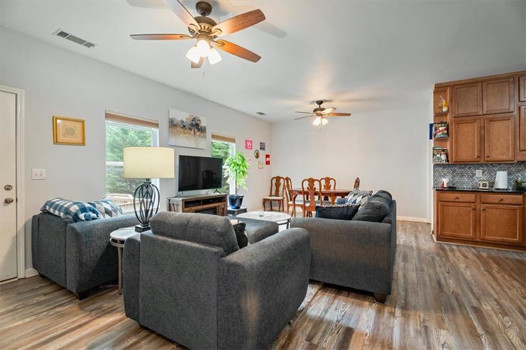 138 HOOD PARK Drive