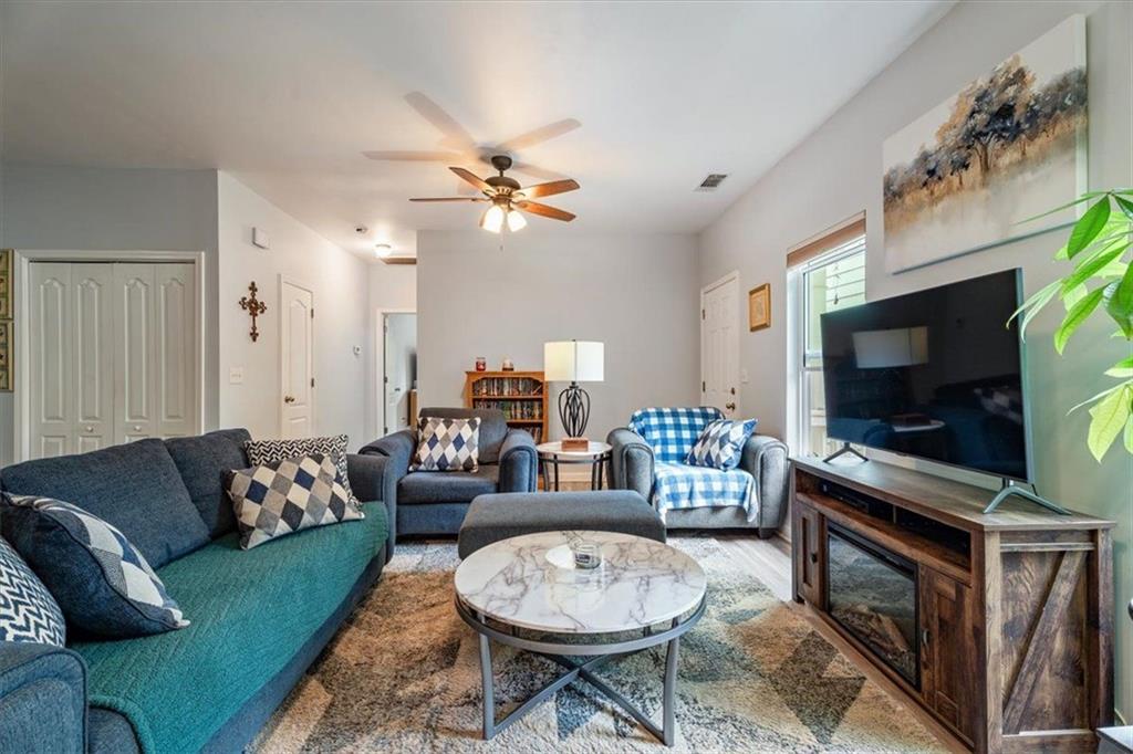 138 HOOD PARK Drive