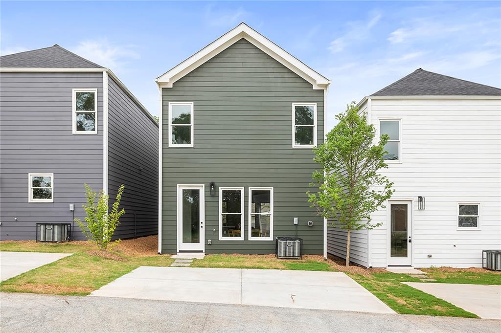 585 Federal Terrace SE