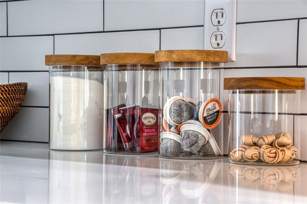 121 HOLIDAY Avenue NE