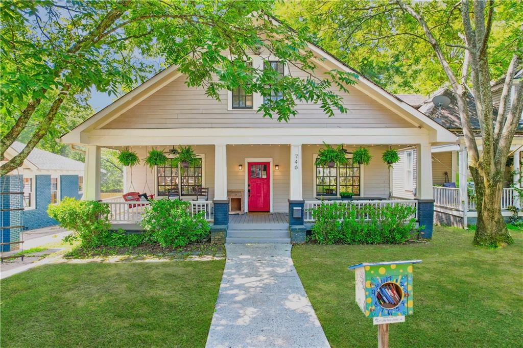 746 Pearce Street SW