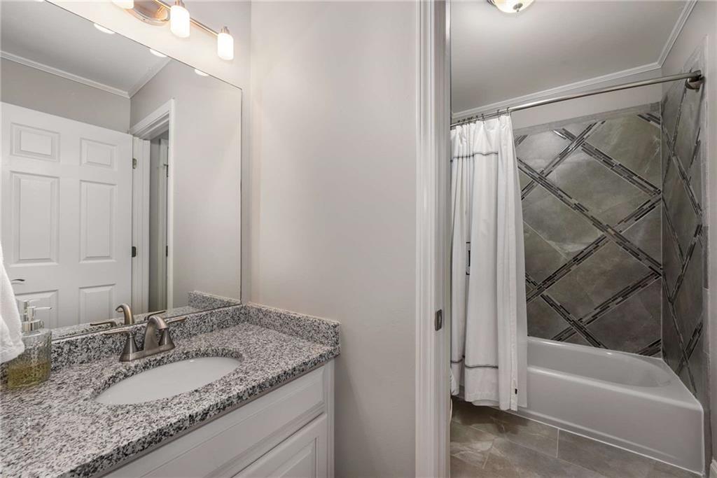 305 Highlands Trace