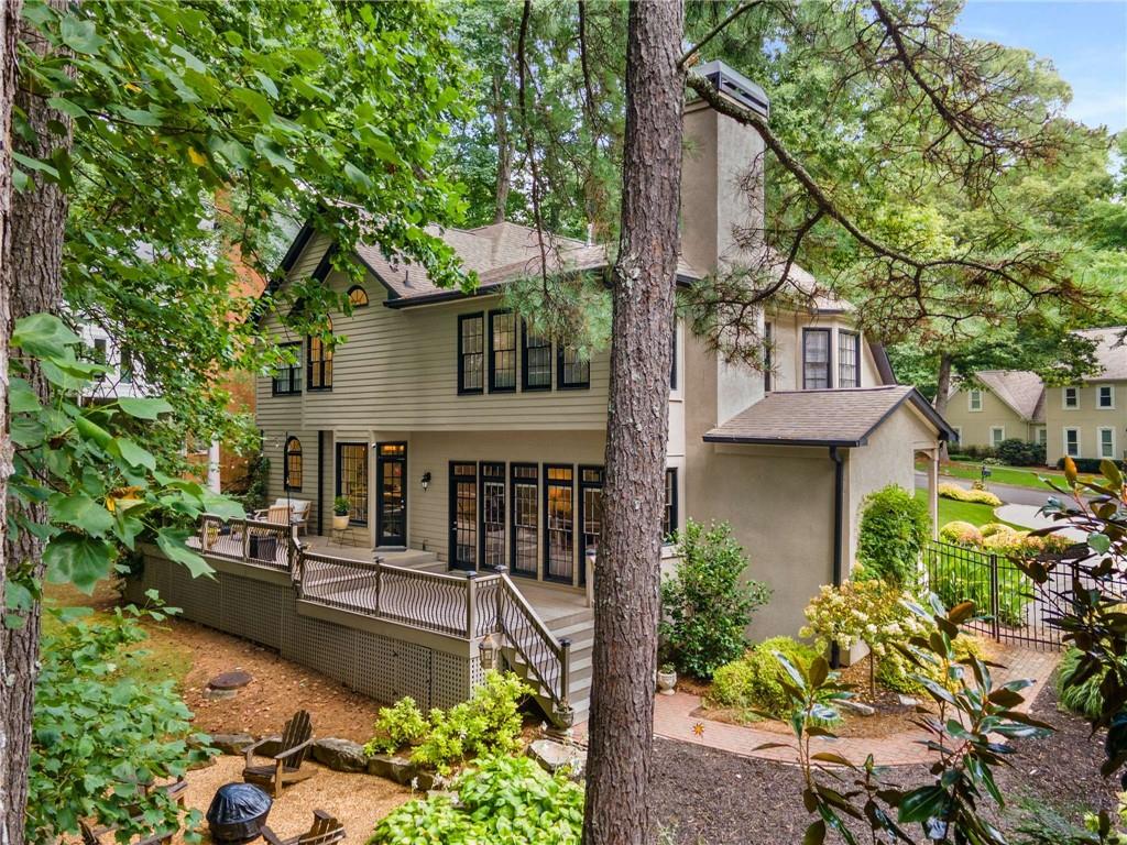 305 Highlands Trace