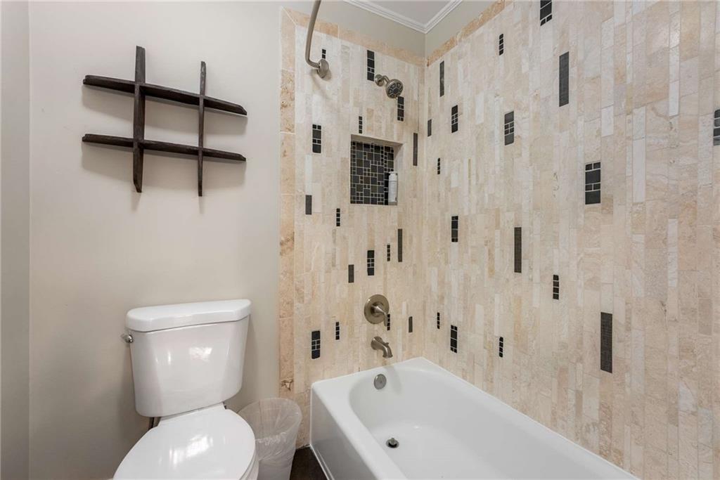 305 Highlands Trace