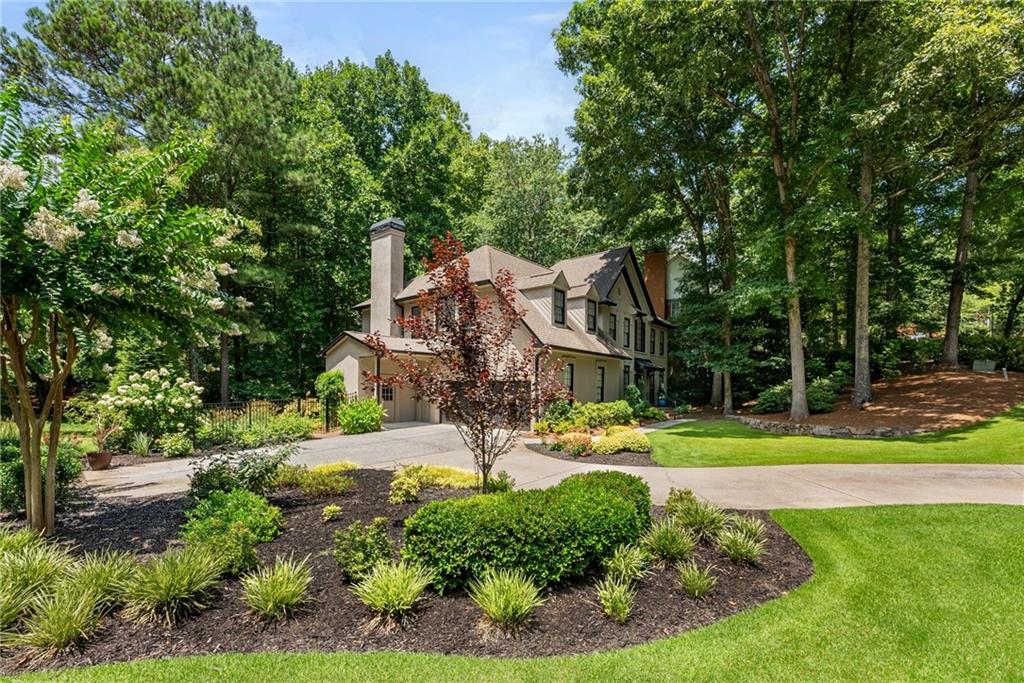 305 Highlands Trace