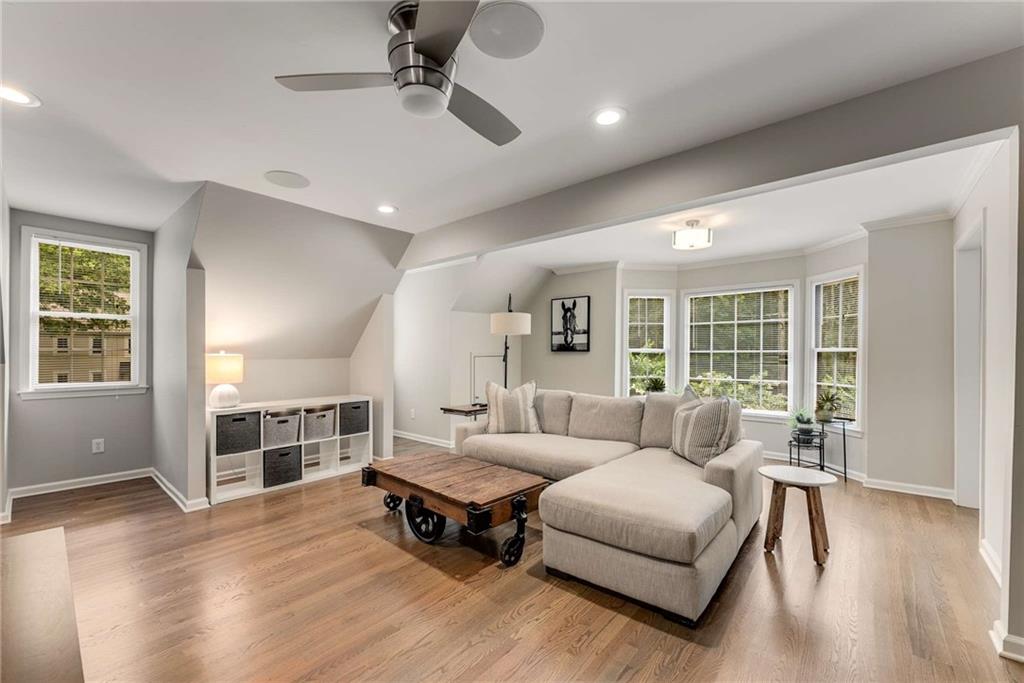 305 Highlands Trace