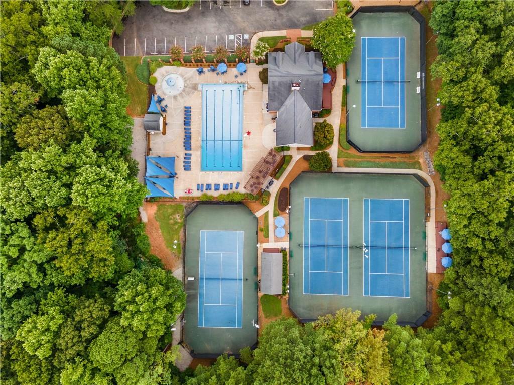 305 Highlands Trace