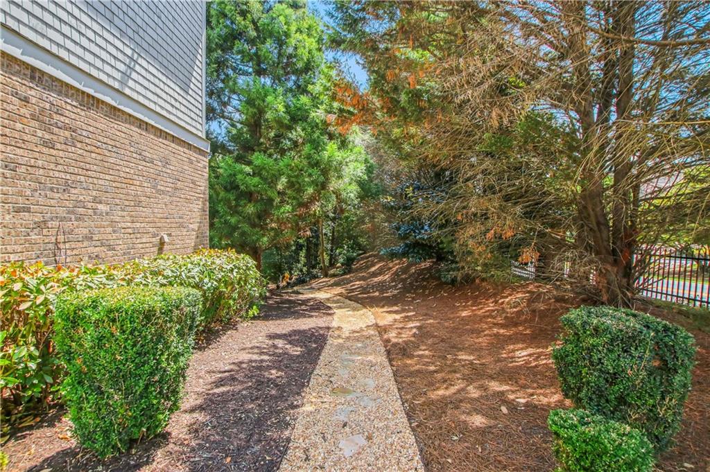 3950 Hazelhurst Lake Drive