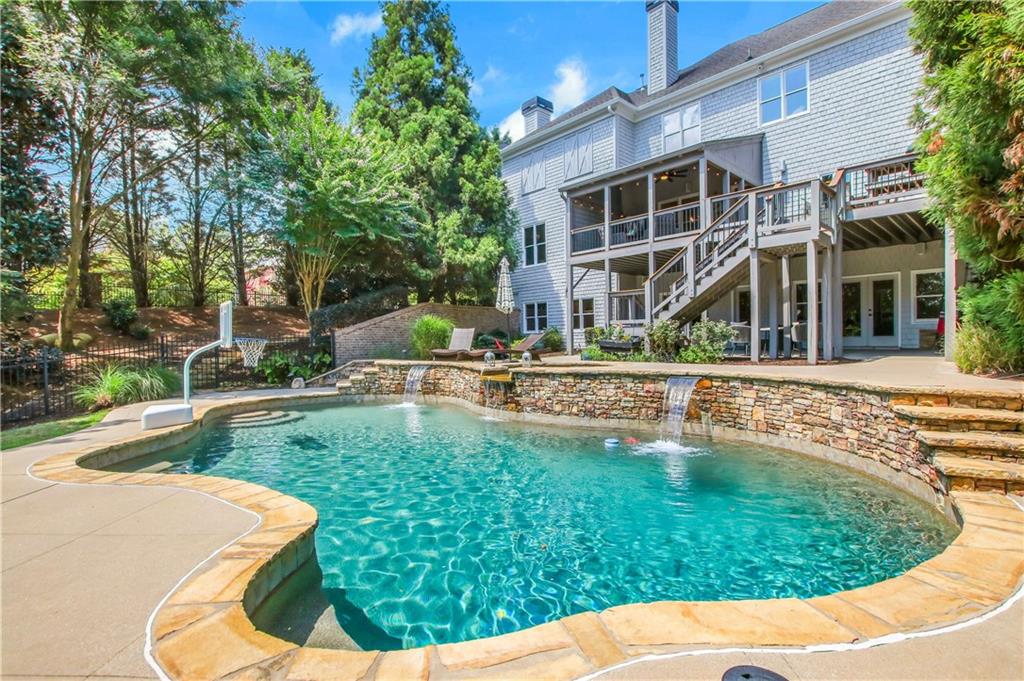 3950 Hazelhurst Lake Drive