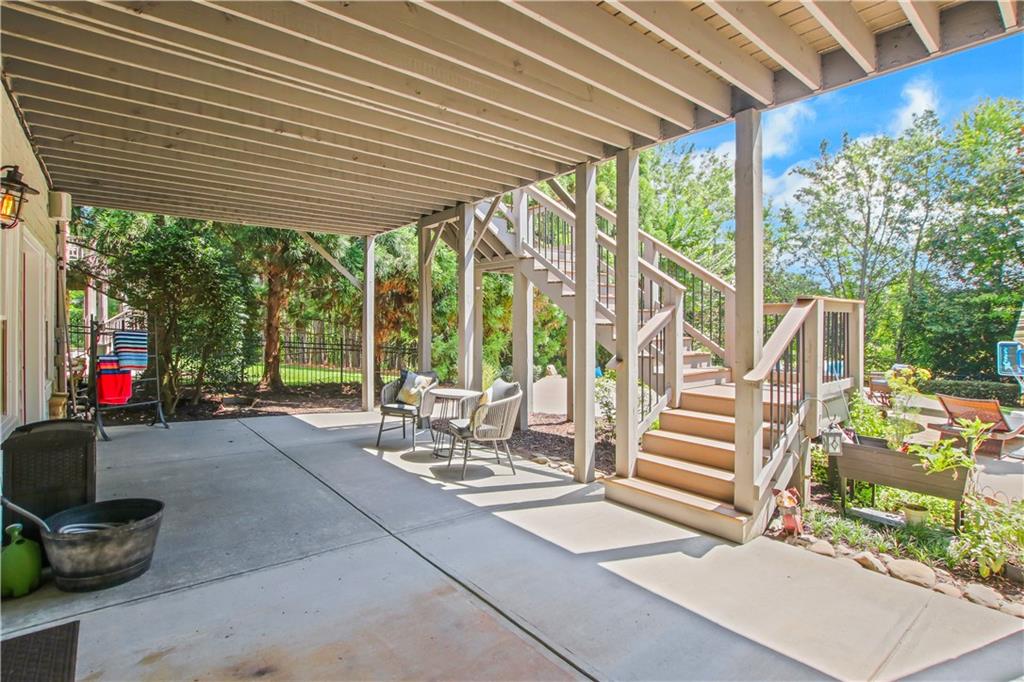 3950 Hazelhurst Lake Drive