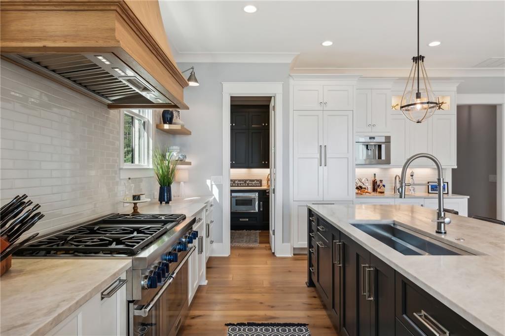 5459 Mayflower Court