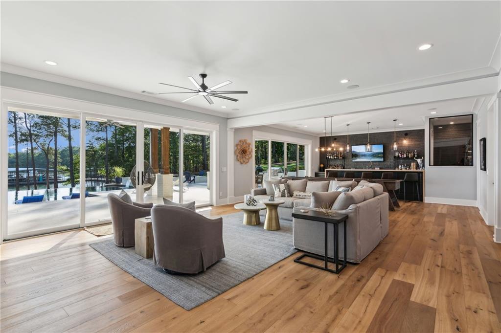 5459 Mayflower Court