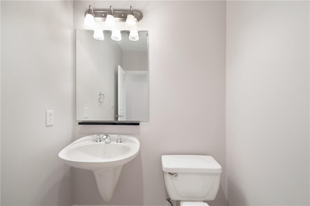 2626 Peachtree Road NW Unit 901