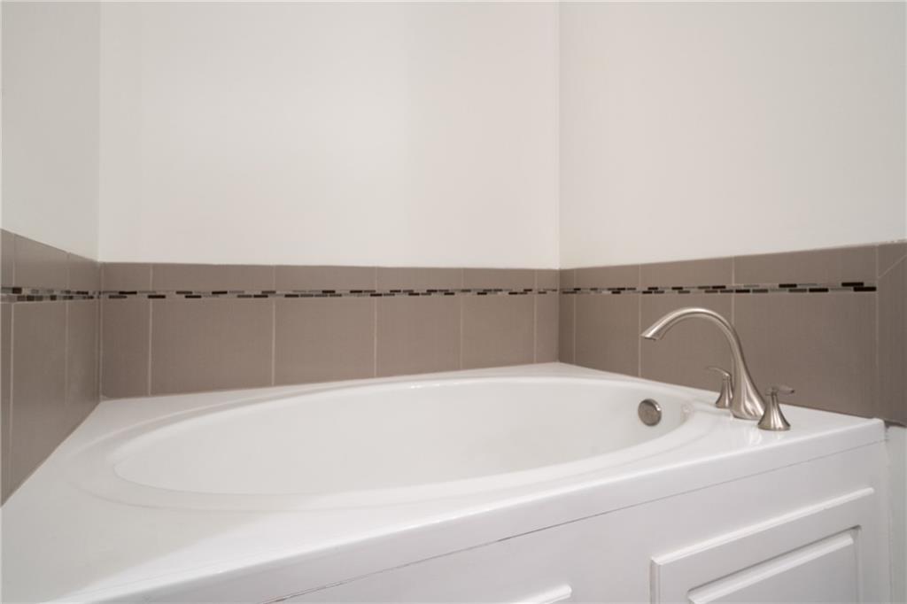 2626 Peachtree Road NW Unit 901