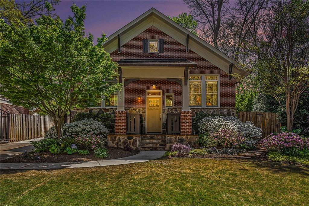 625 Elmwood Drive NE
