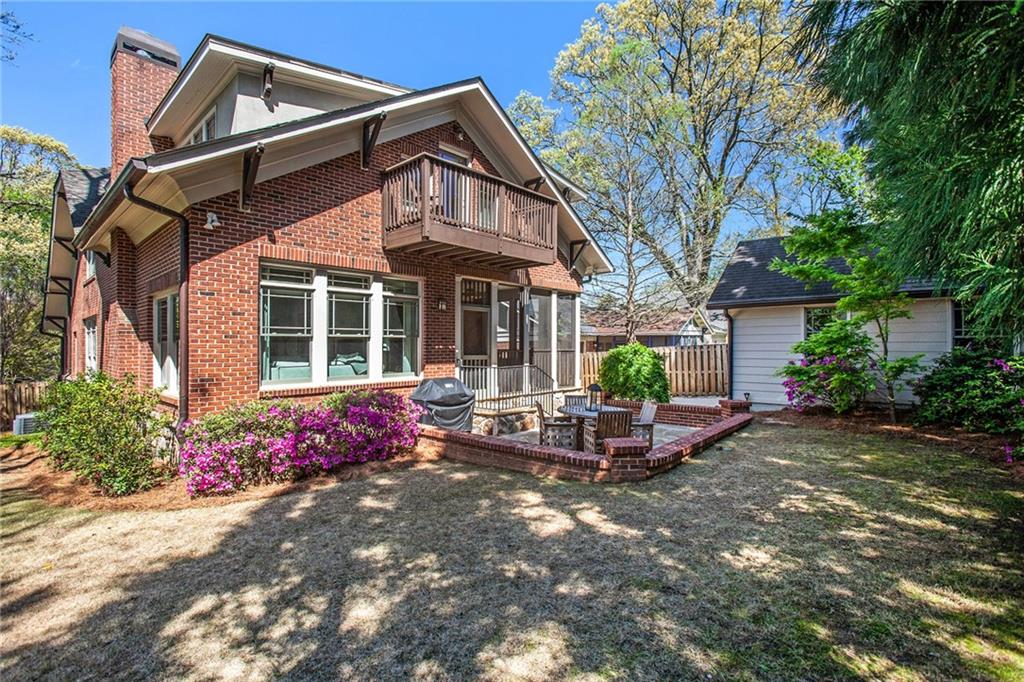 625 Elmwood Drive NE