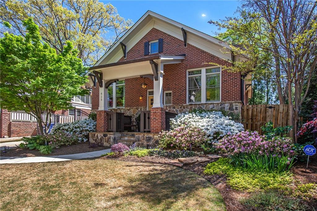 625 Elmwood Drive NE