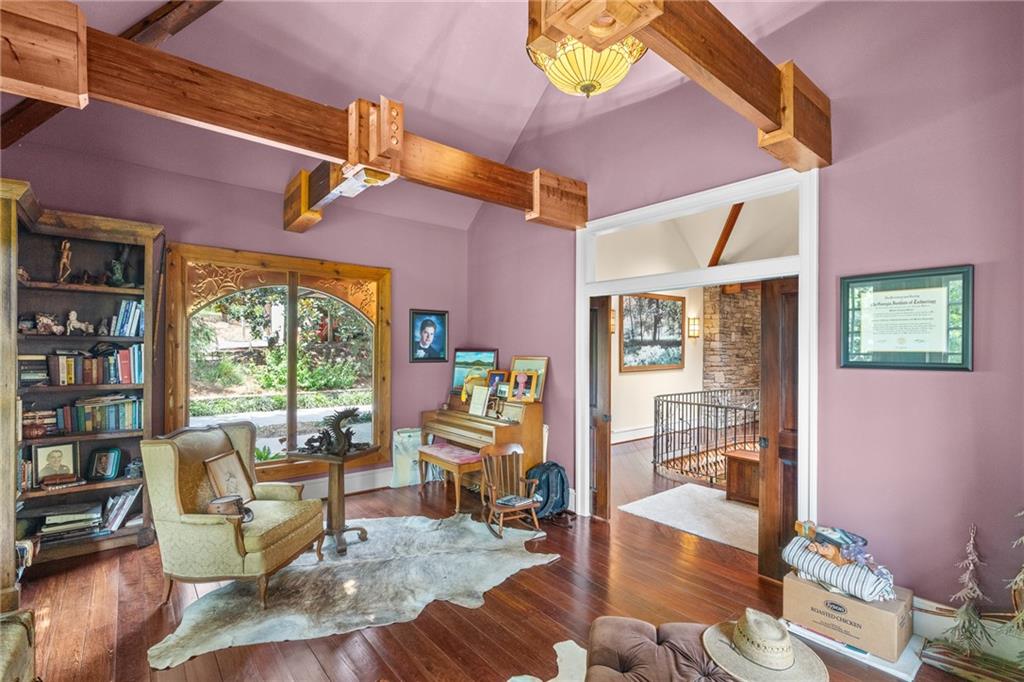 9975 BALL GROUND Highway