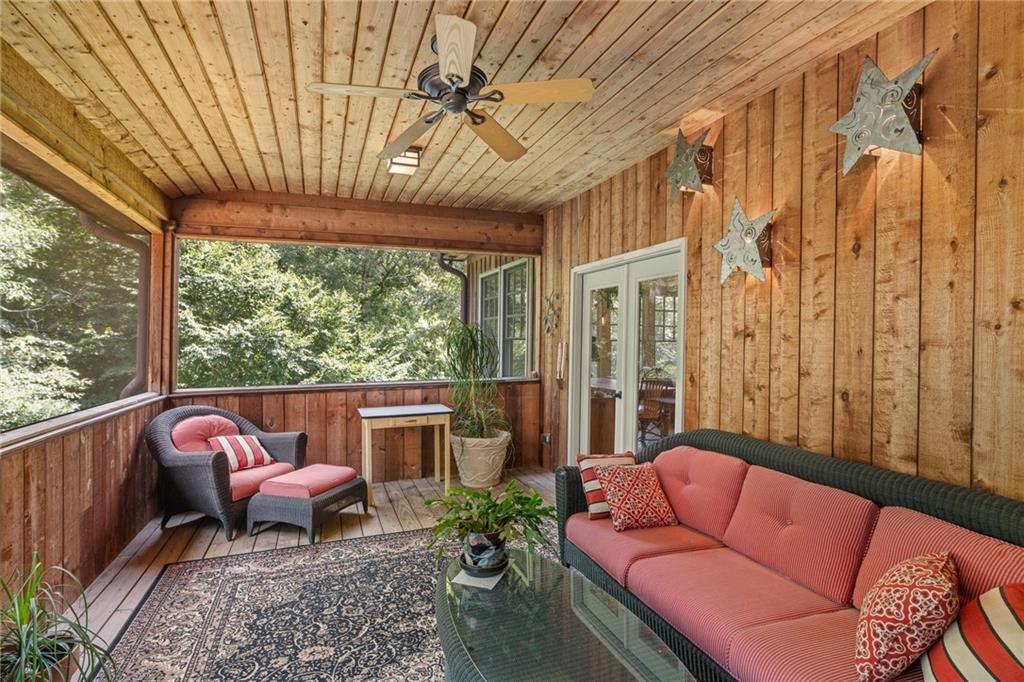 9975 BALL GROUND Highway