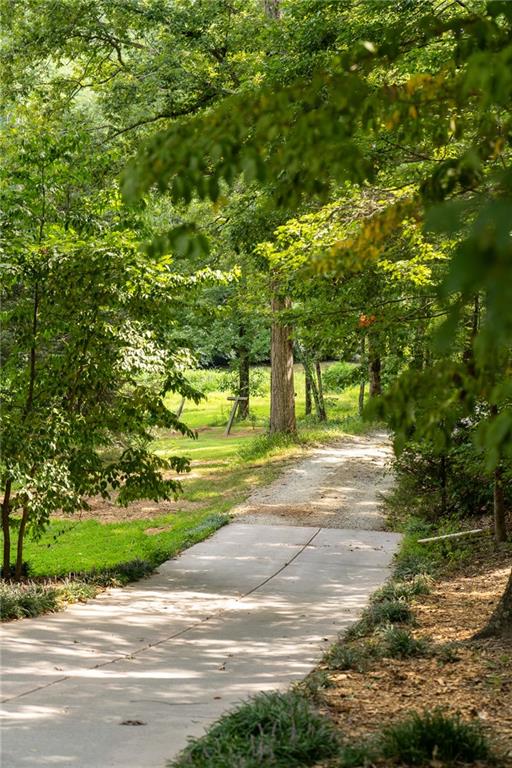 9975 BALL GROUND Highway