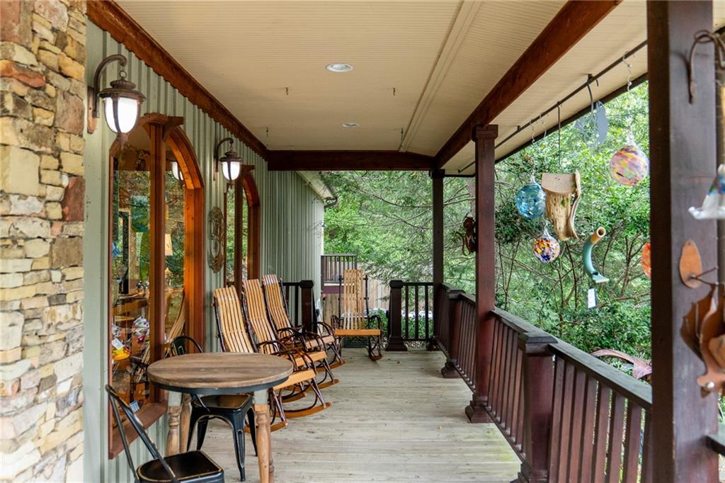 9975 BALL GROUND Highway