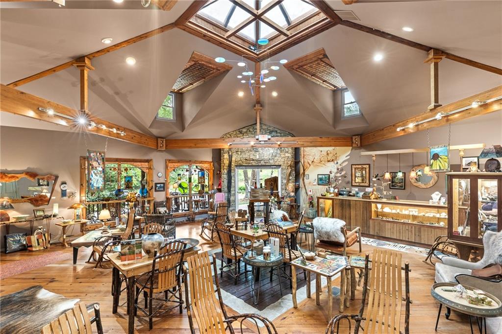 9975 BALL GROUND Highway