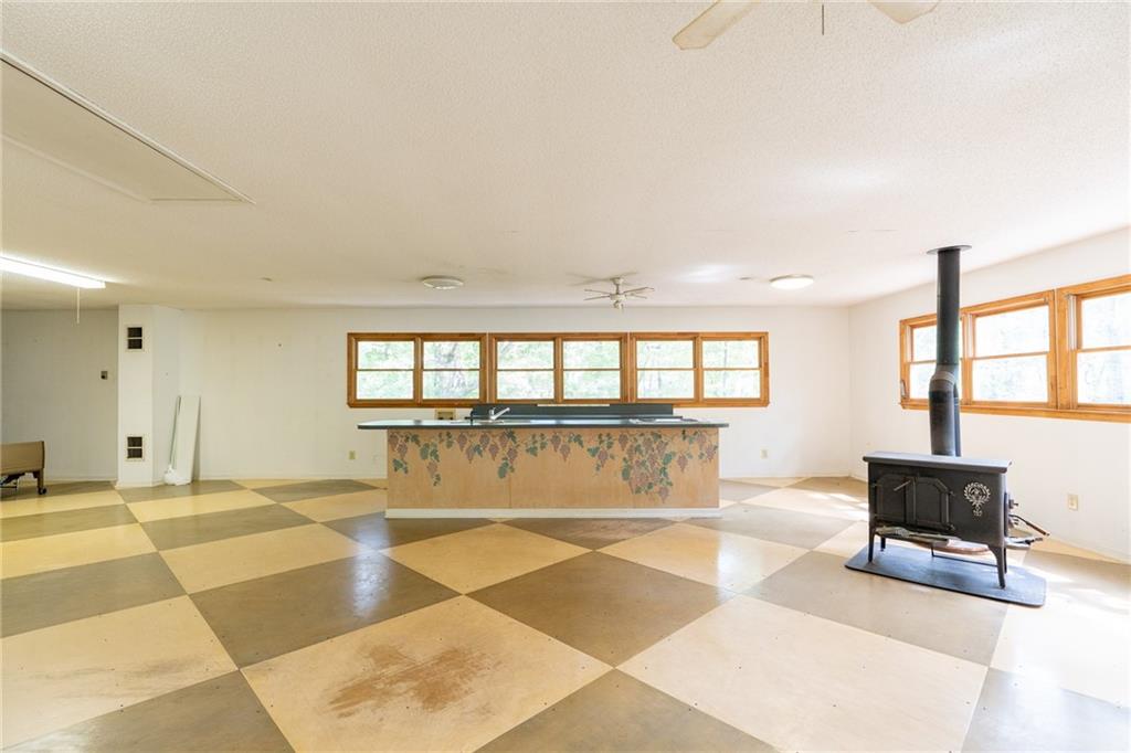 9975 BALL GROUND Highway