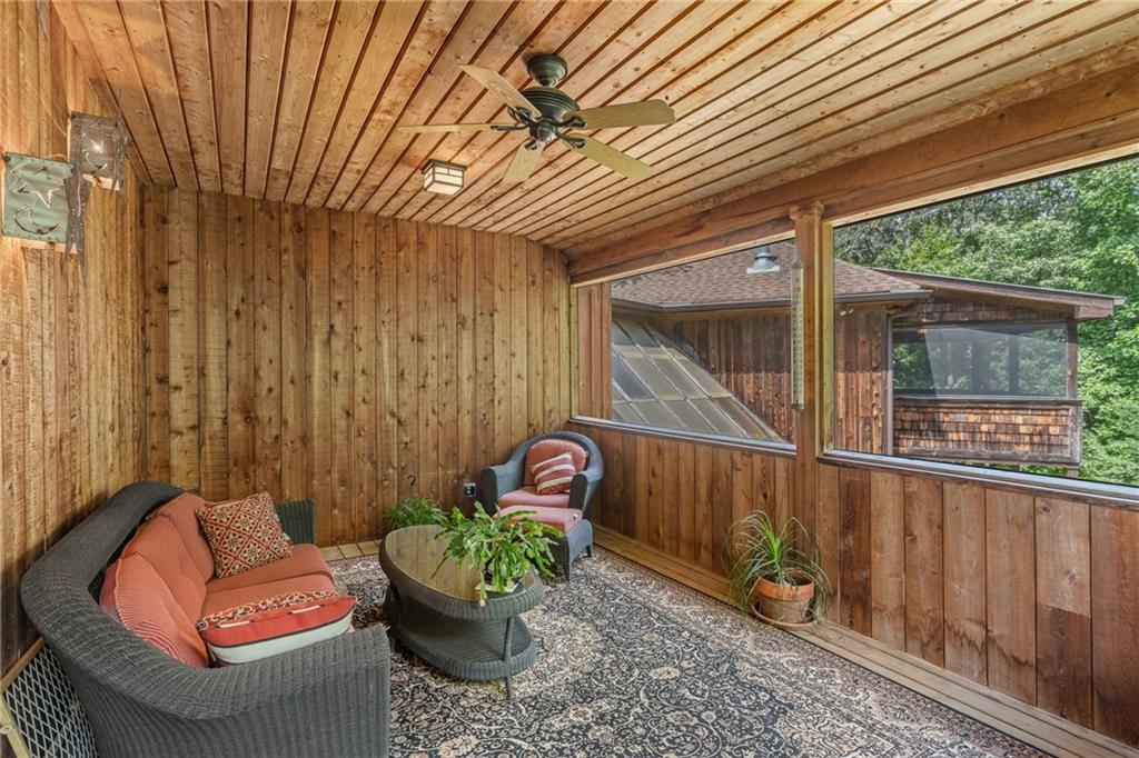 9975 BALL GROUND Highway