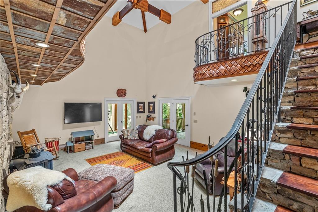 9975 BALL GROUND Highway