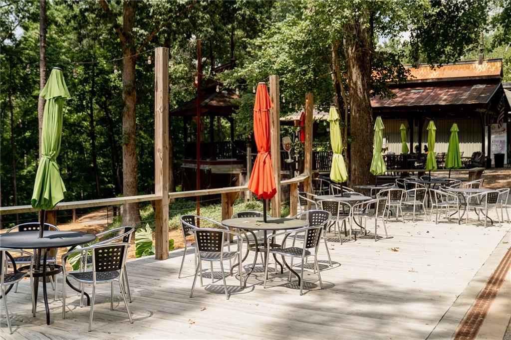 9975 BALL GROUND Highway