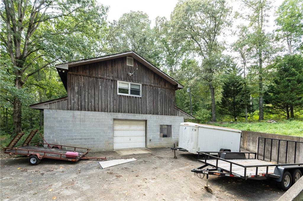 9975 BALL GROUND Highway