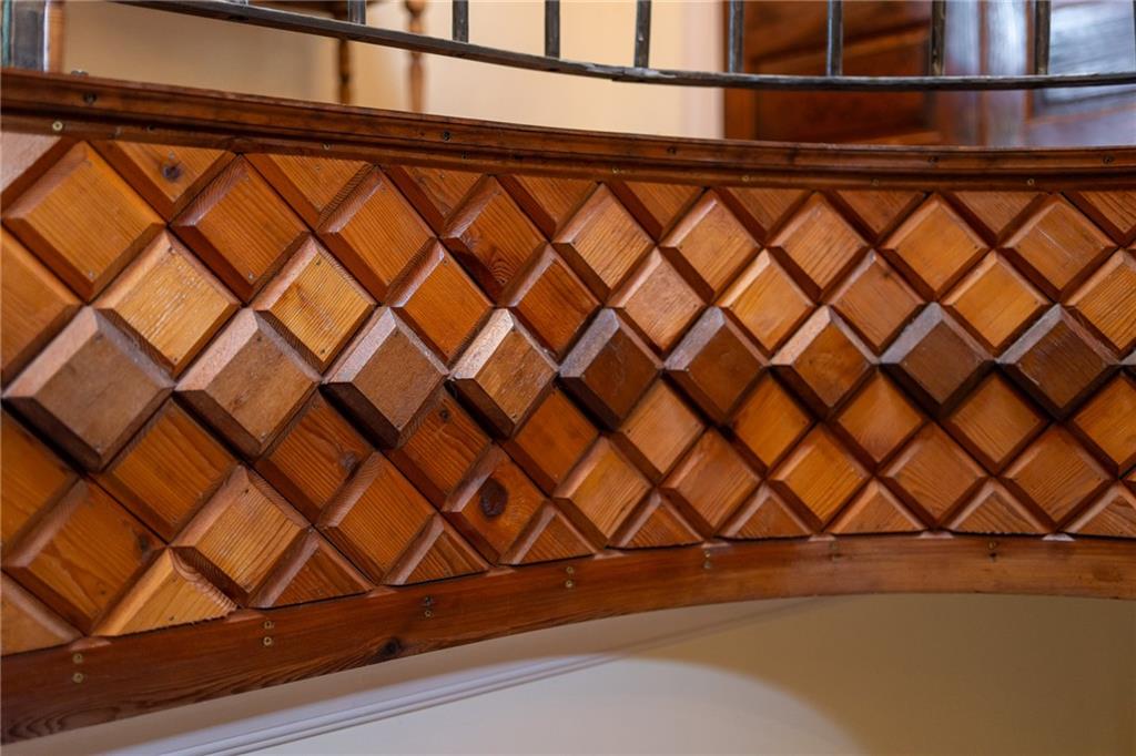 9975 BALL GROUND Highway