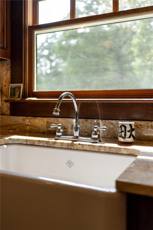 9975 BALL GROUND Highway