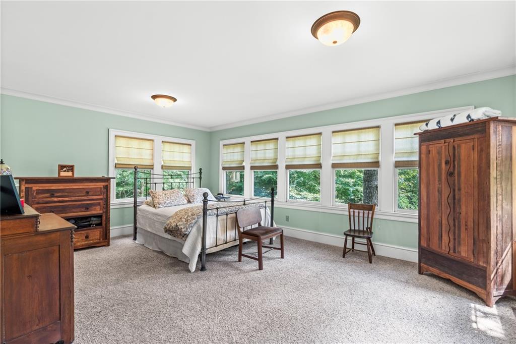 9975 BALL GROUND Highway