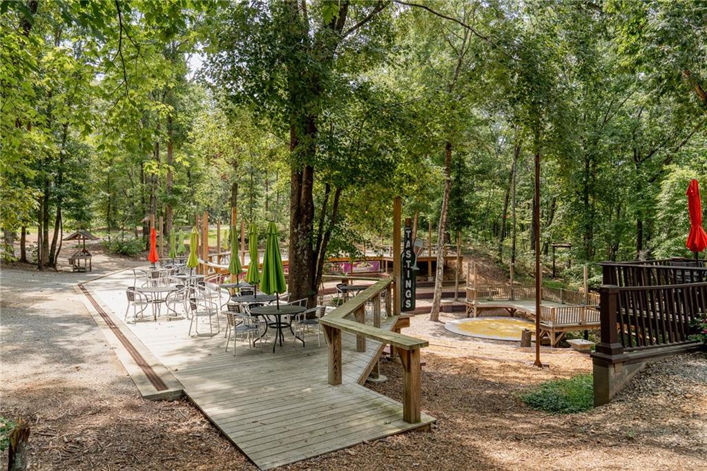 9975 BALL GROUND Highway