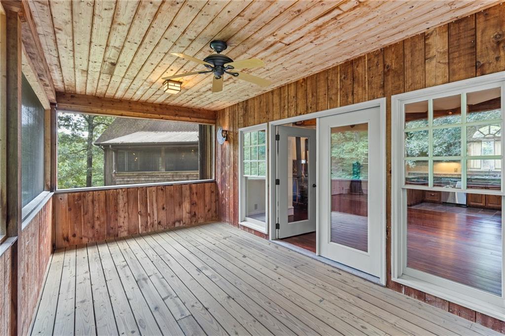 9975 BALL GROUND Highway