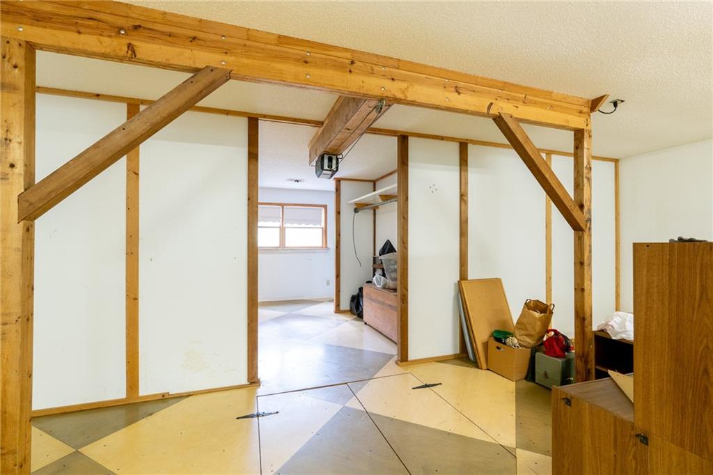 9975 BALL GROUND Highway