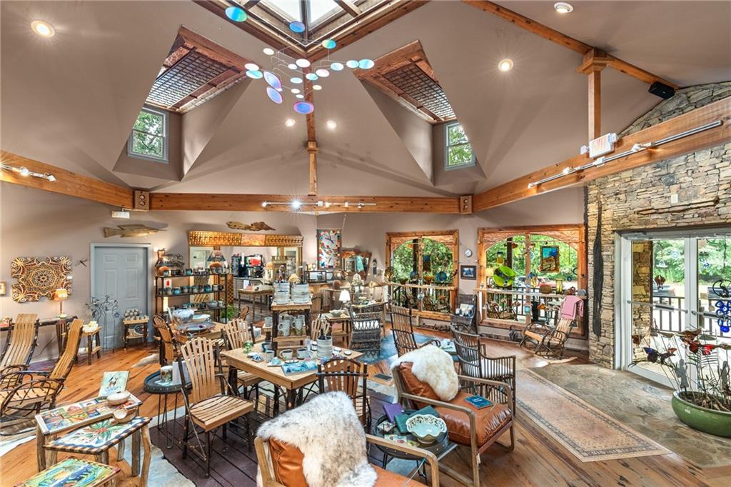 9975 BALL GROUND Highway