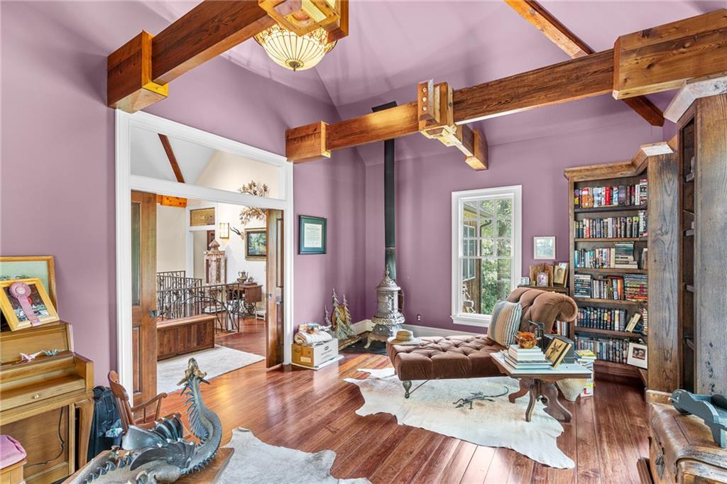 9975 BALL GROUND Highway