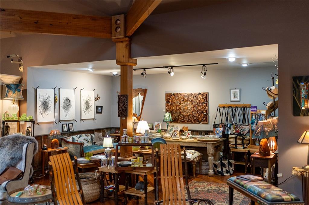 9975 BALL GROUND Highway