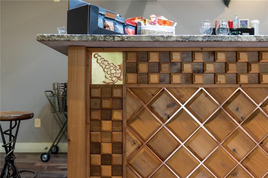 9975 BALL GROUND Highway