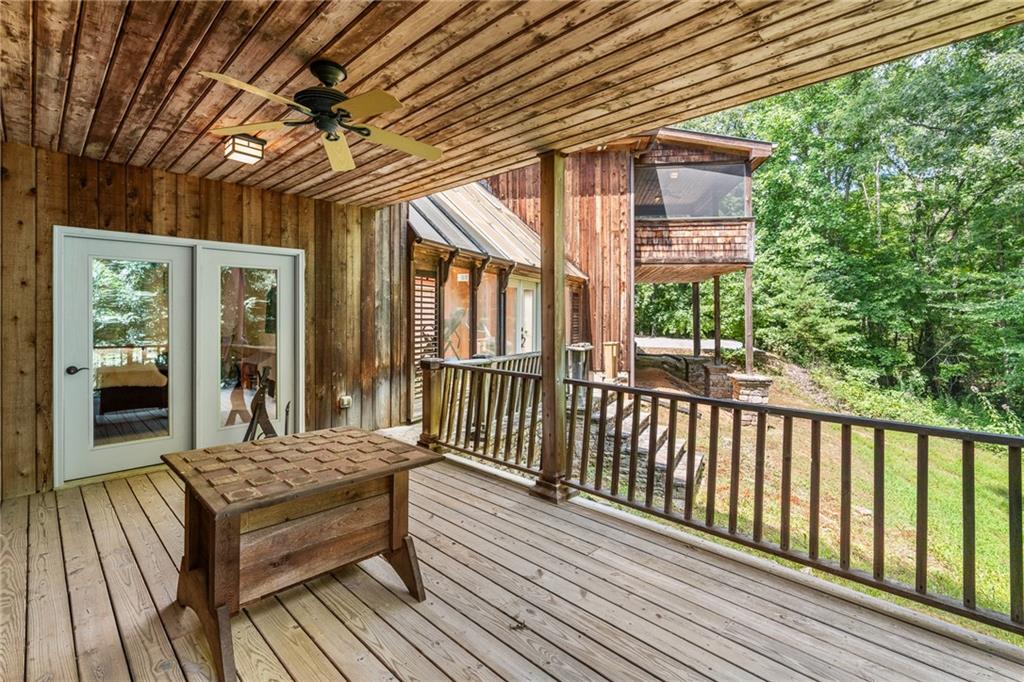 9975 BALL GROUND Highway