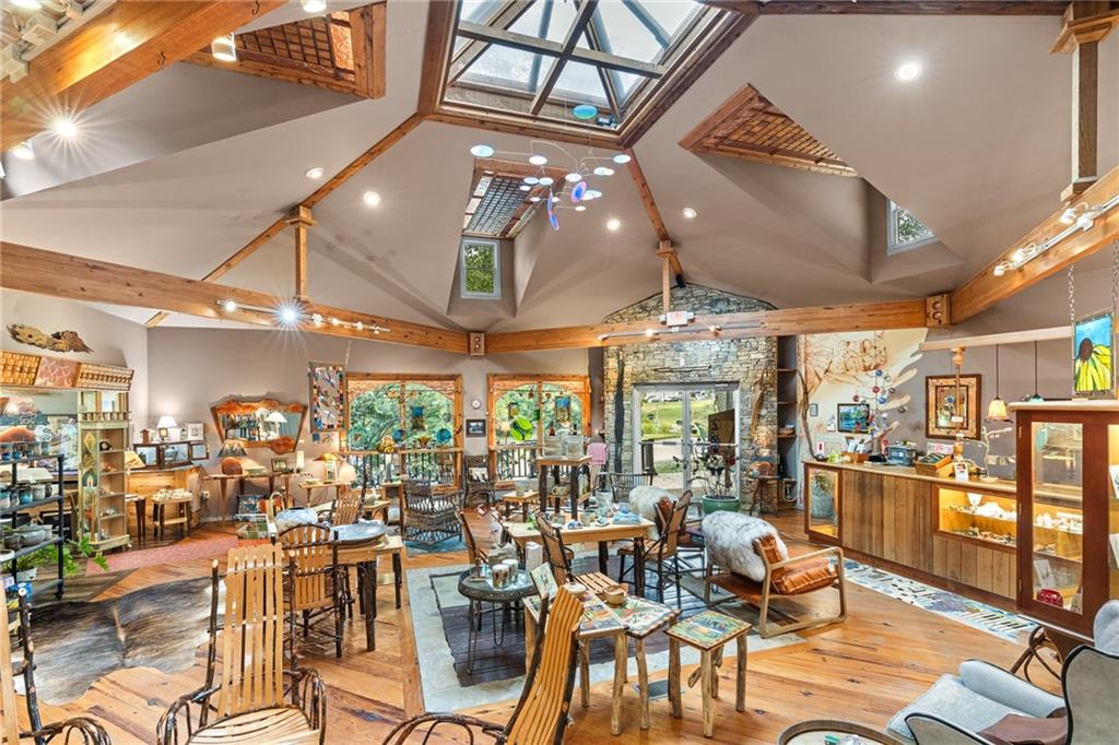 9975 BALL GROUND Highway