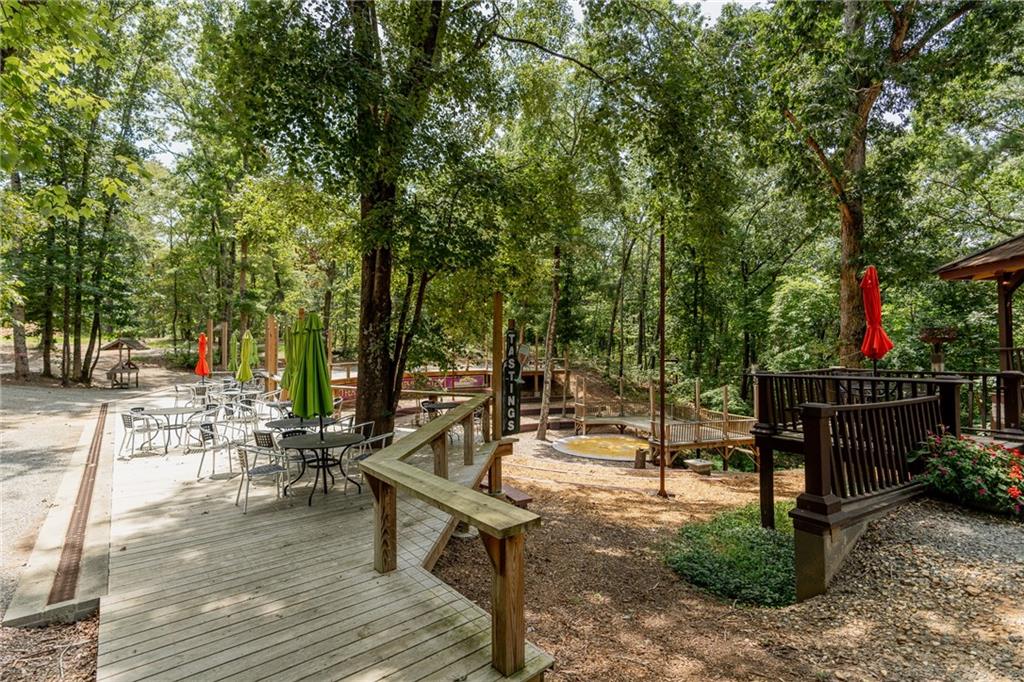 9975 BALL GROUND Highway